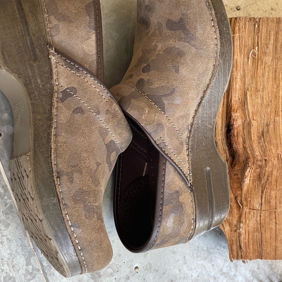 Dansko Professional Suede Camo clogs - Picture 6 of 6